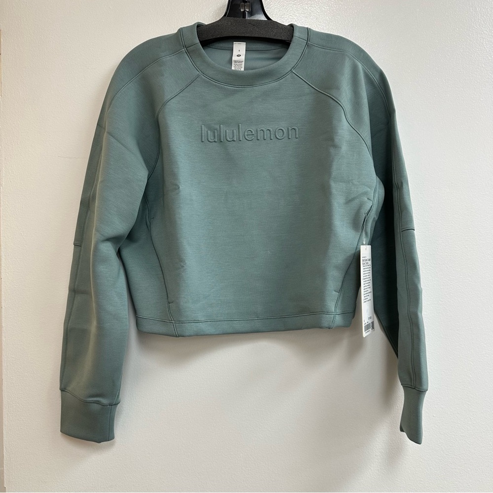 Lululemon Smooth Spacer Cropped Pullover *Graphic in Crater Blue